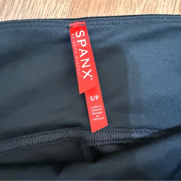 SPANX Black Velvet Full Length Shape Wear Leggings Size Small - Picture 4 of 5